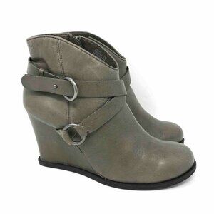 Me Too Breanna Ankle Boots Gray Wedge Heel 7